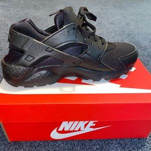 GS black huaraches Nike